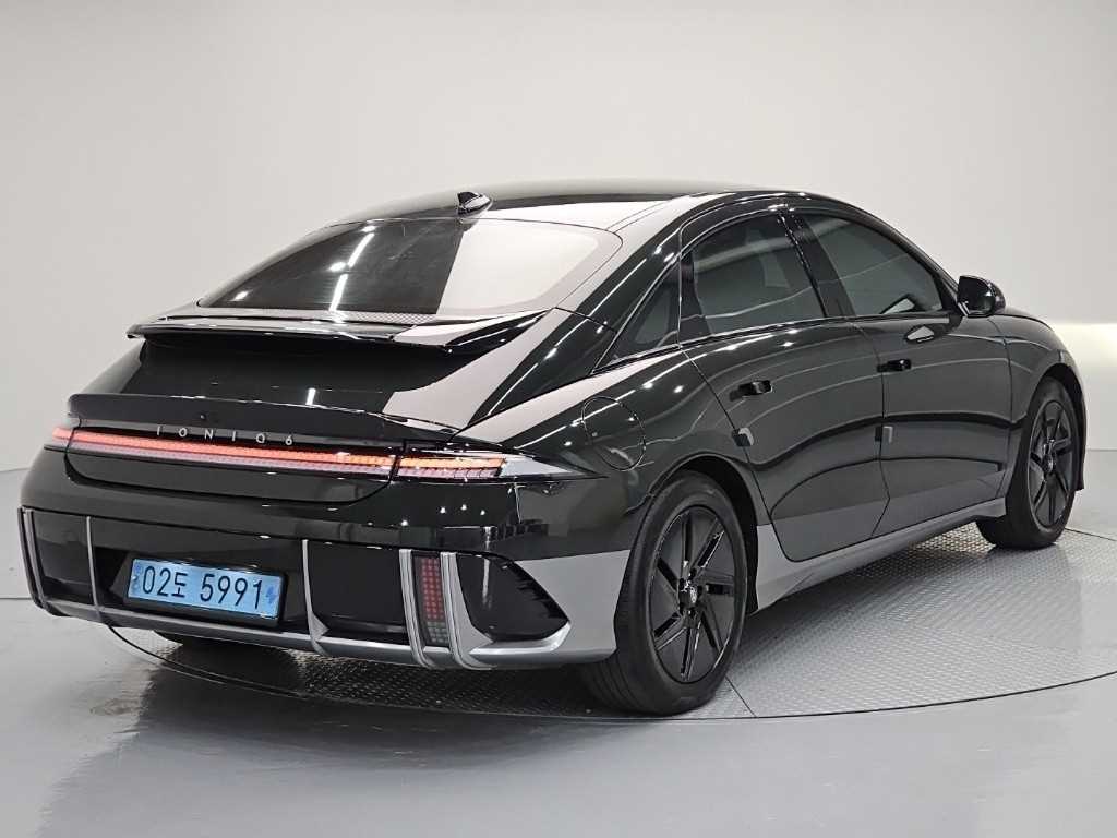 HYUNDAI Ioniq 6 - Vista 4