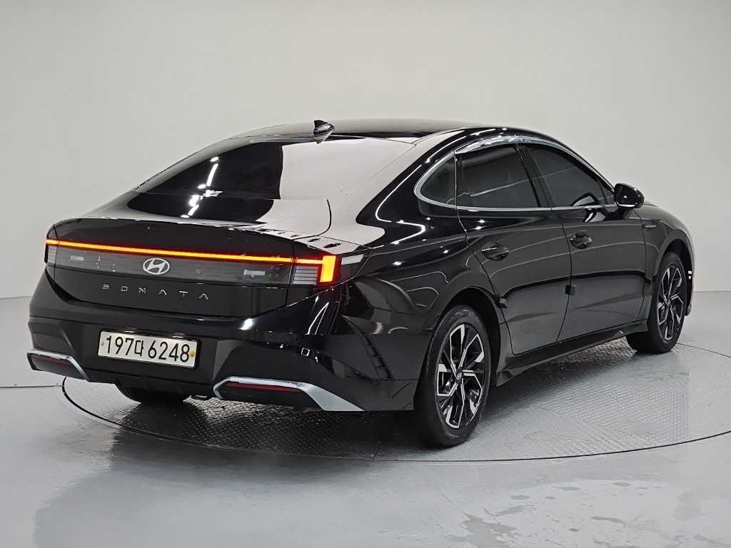 HYUNDAI Sonata - Vista 4