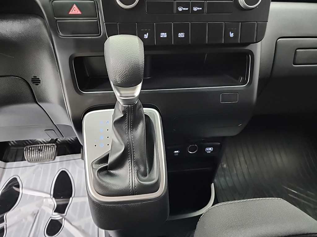 HYUNDAI Staria - Vista 8