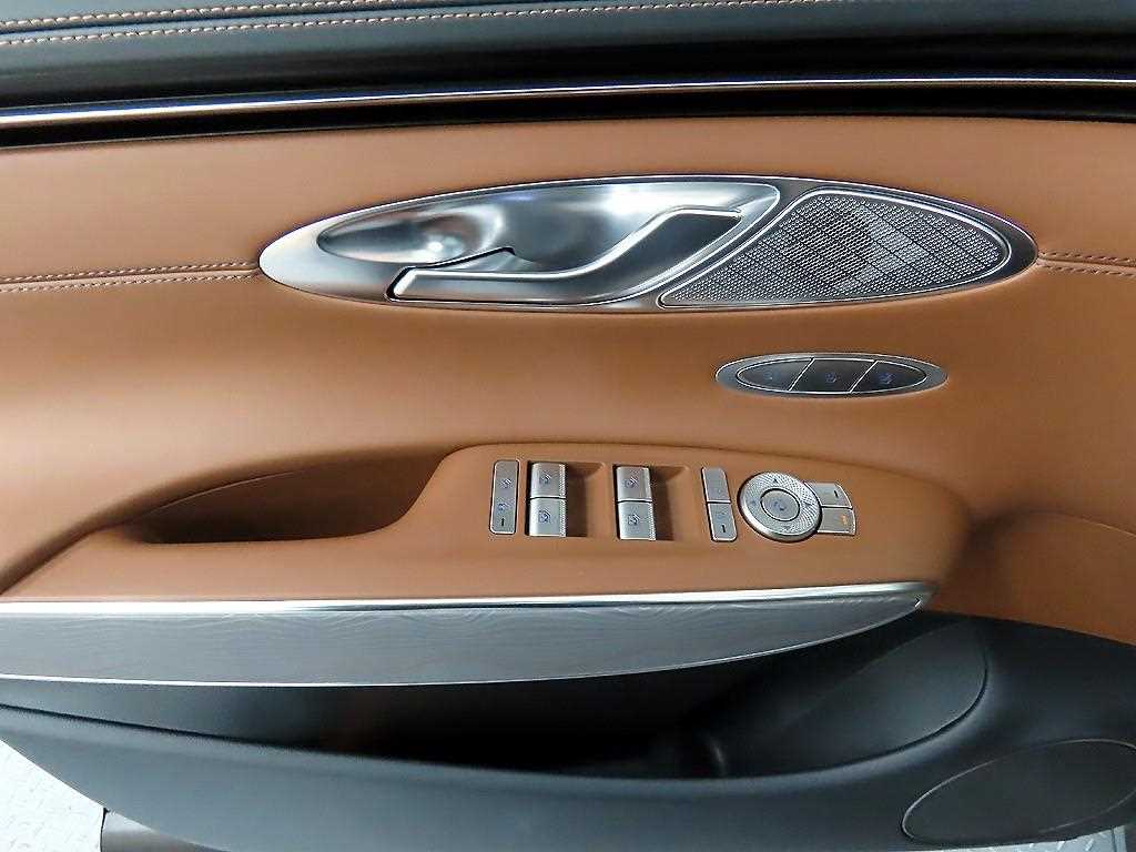 Genesis GV70 - Vista 11