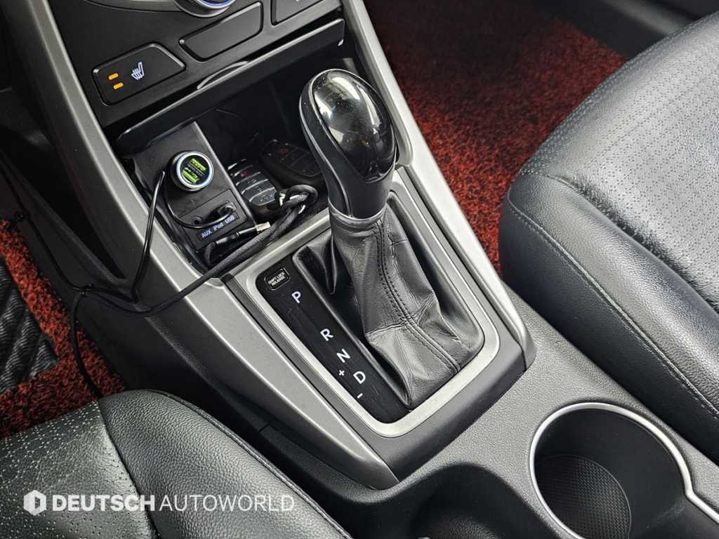 HYUNDAI Avante - Vista 9