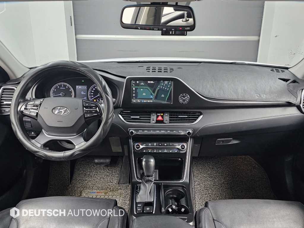 HYUNDAI Grandeur - Vista 7
