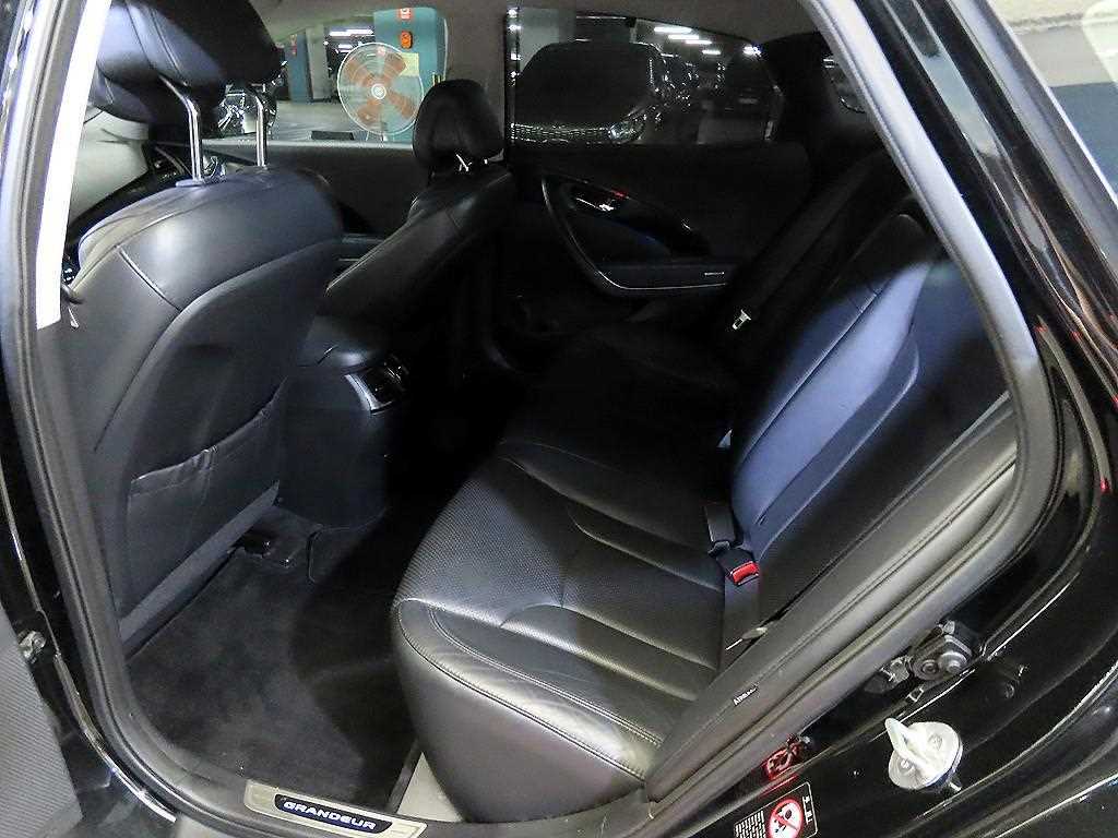 HYUNDAI Grandeur - Vista 7