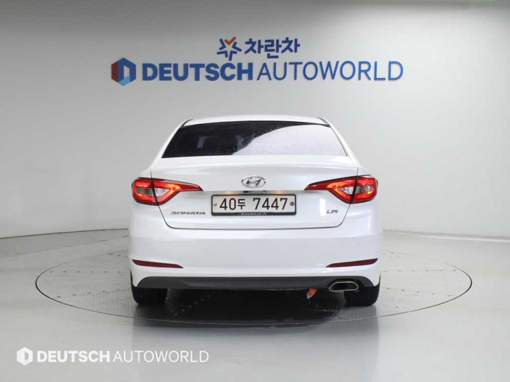 HYUNDAI Sonata - Vista 4