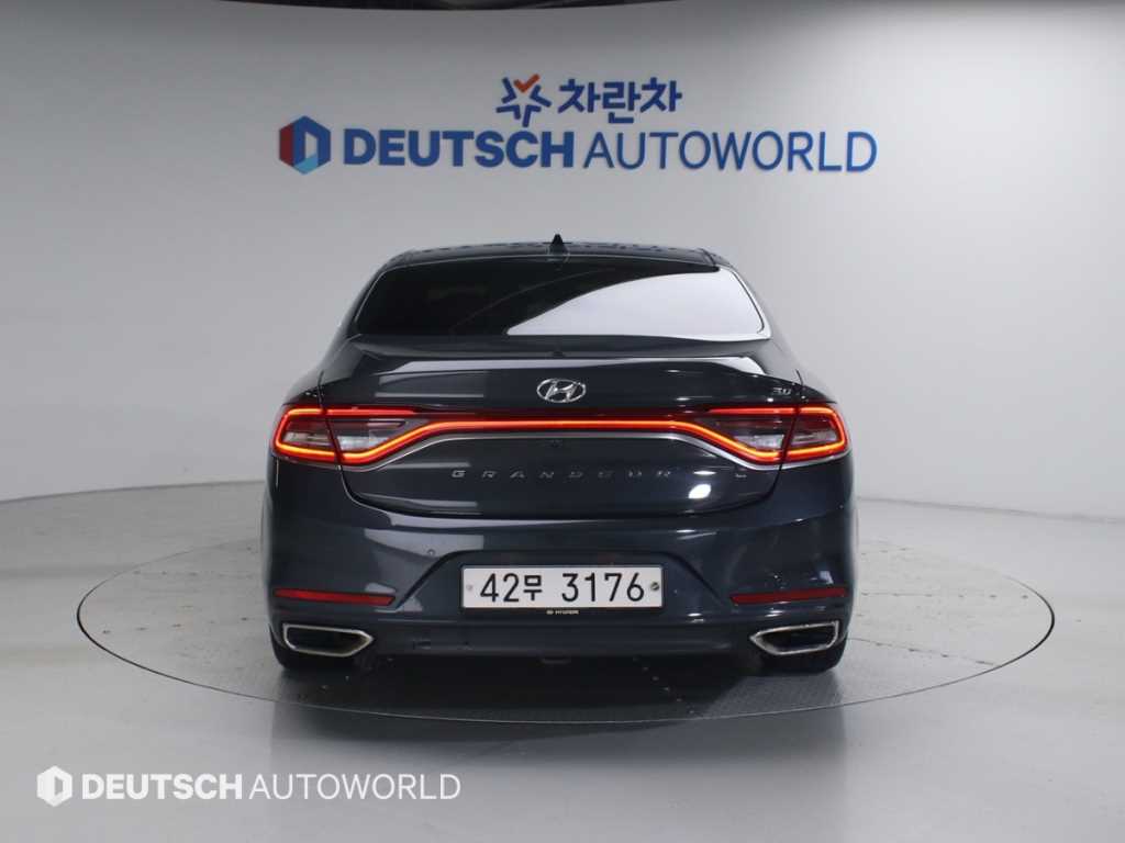 HYUNDAI Grandeur - Vista 4