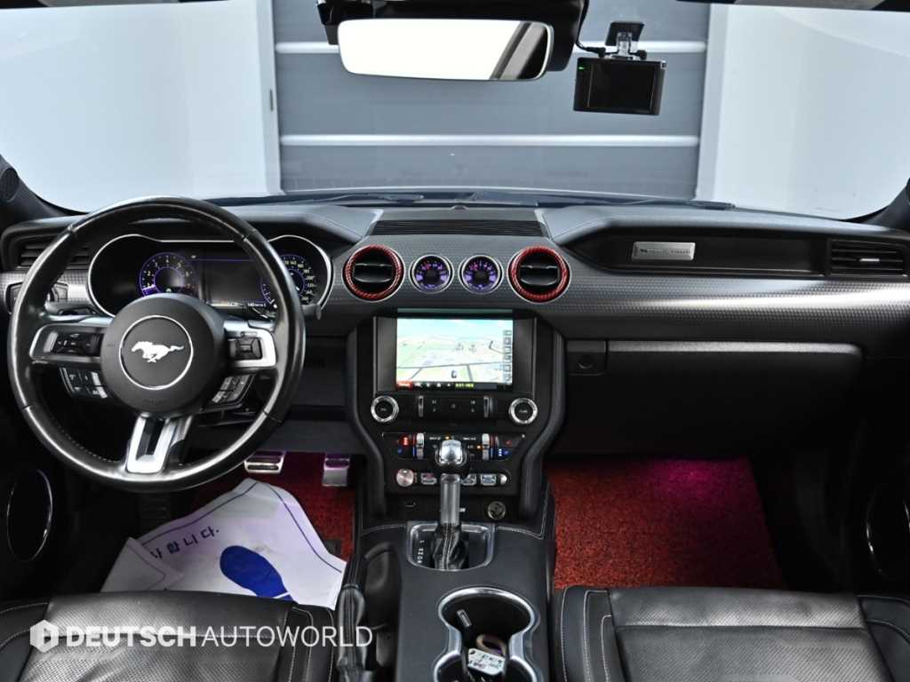 Ford Mustang - Vista 7