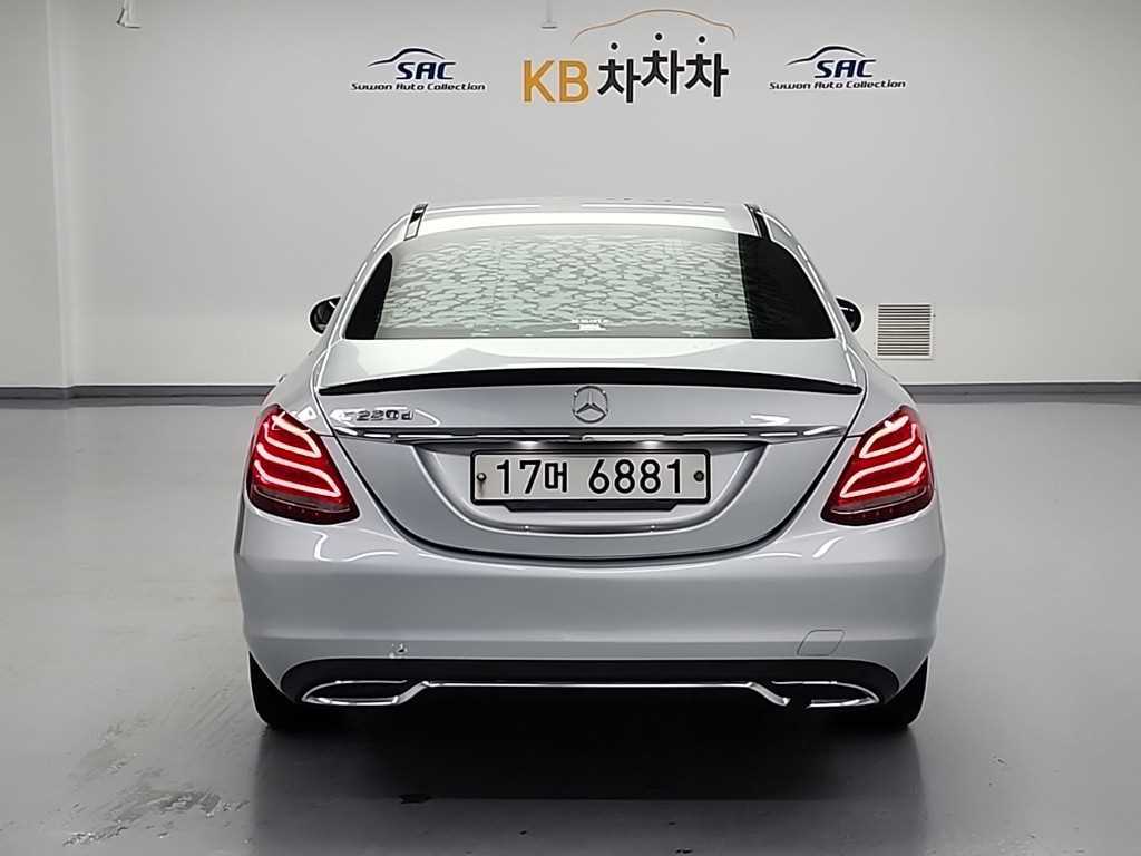Mercedes Benz C Class - Vista 3