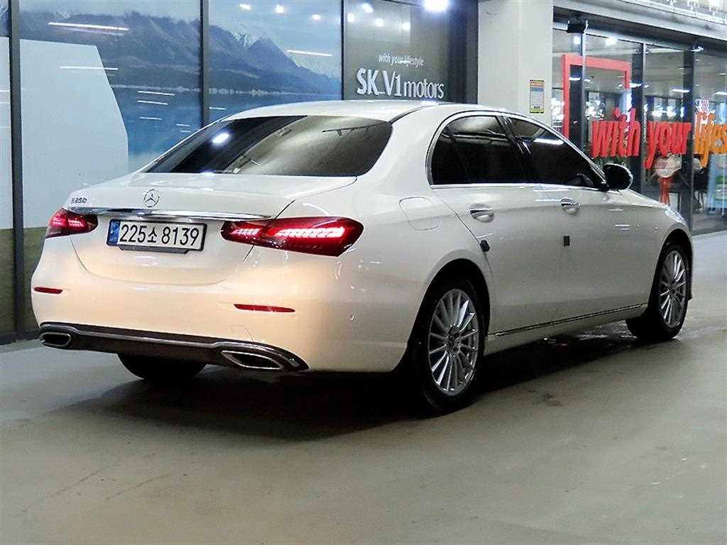 Mercedes Benz E class - Vista 4