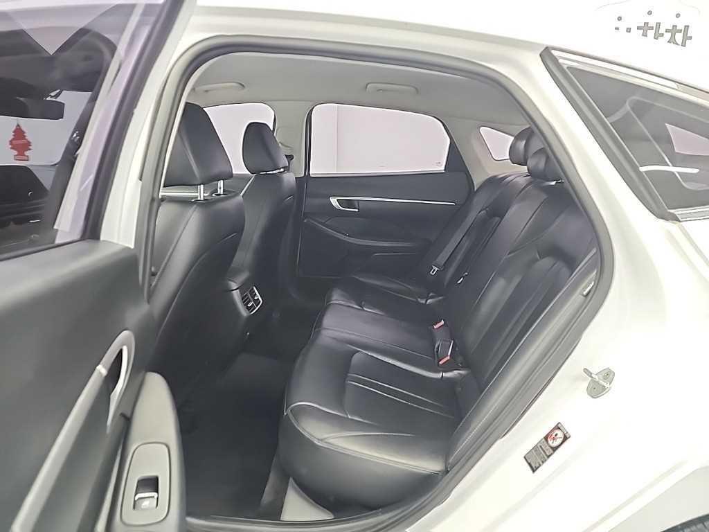 HYUNDAI Sonata - Vista 12