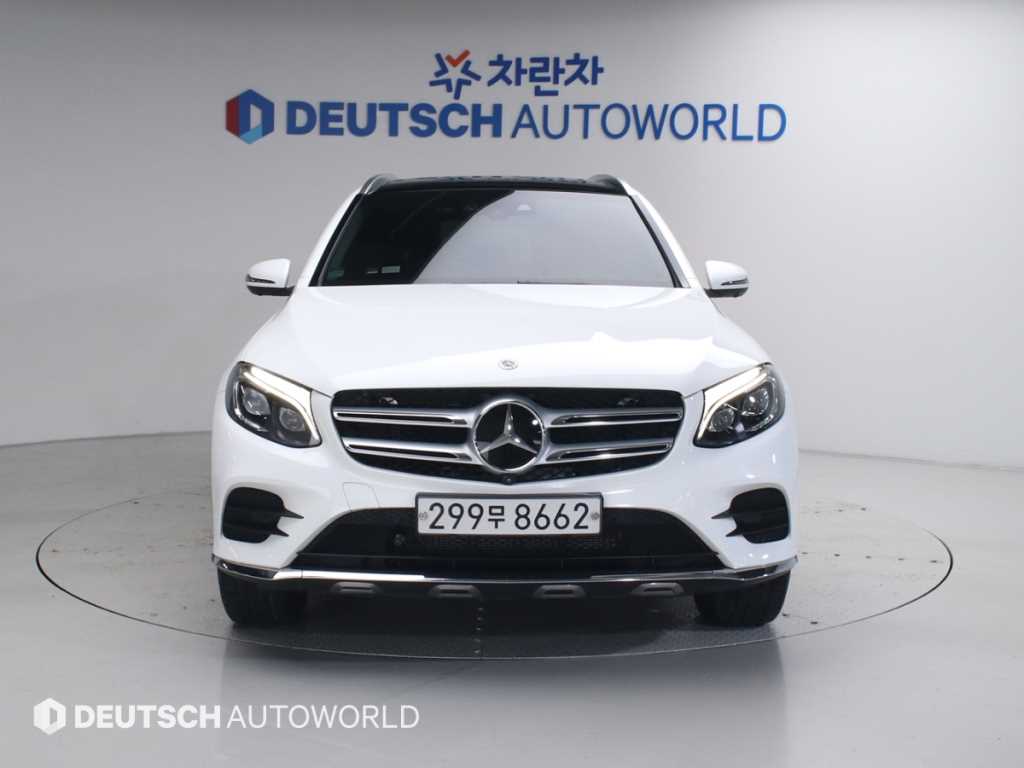 Mercedes Benz GLC Class - Vista 3
