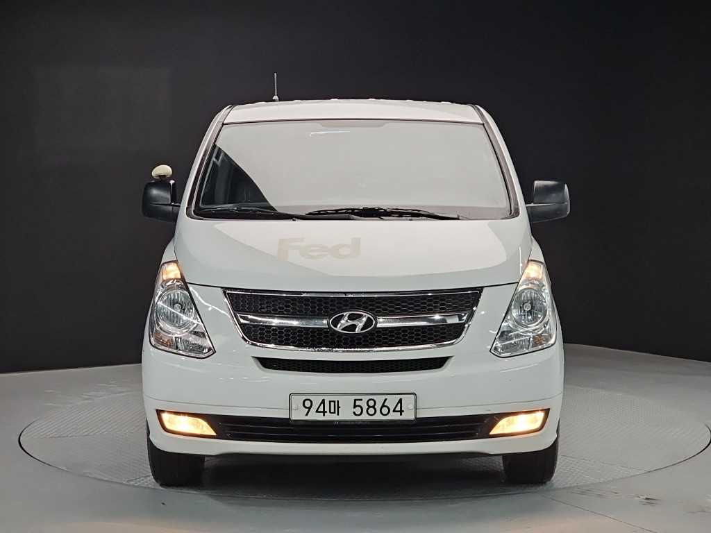 HYUNDAI Starex - Vista 2
