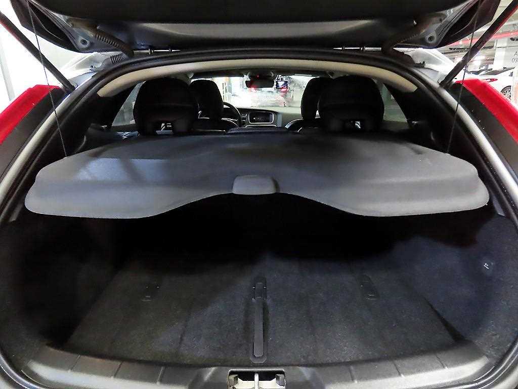 Volvo V40 2018 Gris - Importación desde Corea - HF Imports Iquique - Foto 18