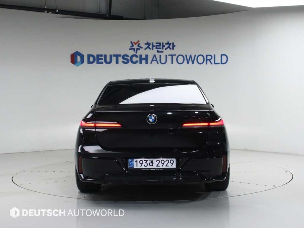 BMW 7 Series - Vista 4