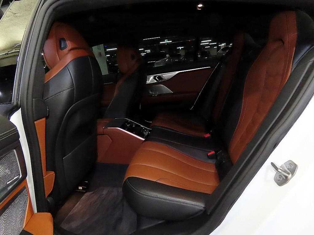 BMW 8 Series - Vista 7