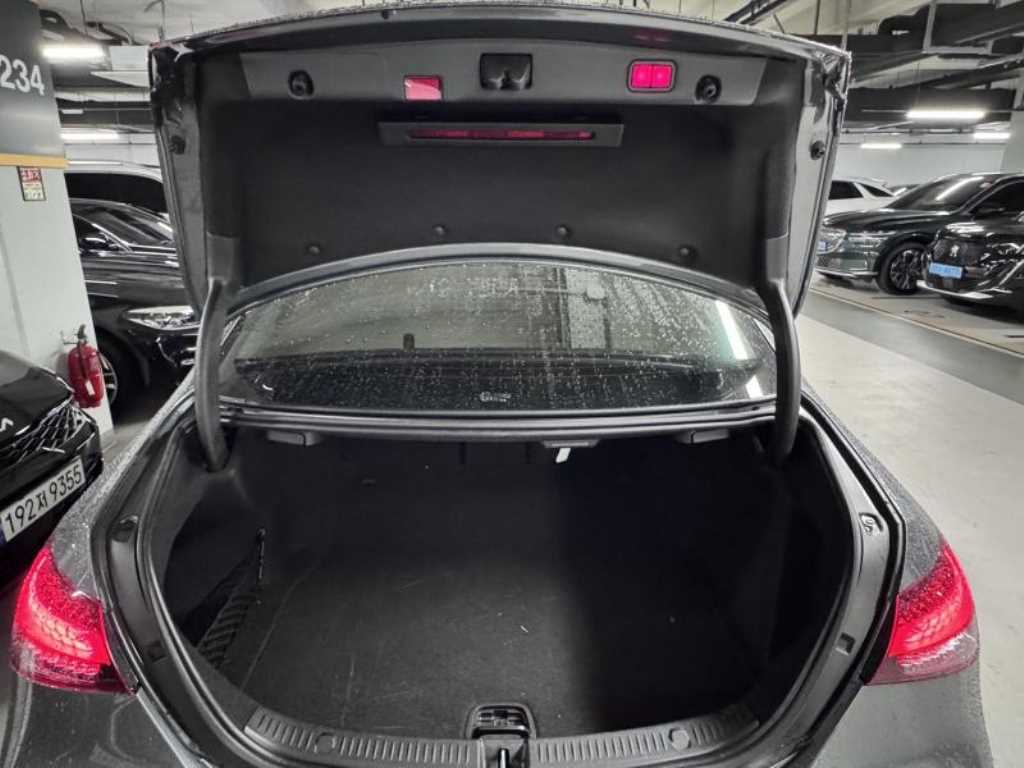 Mercedes Benz E class - Vista 3