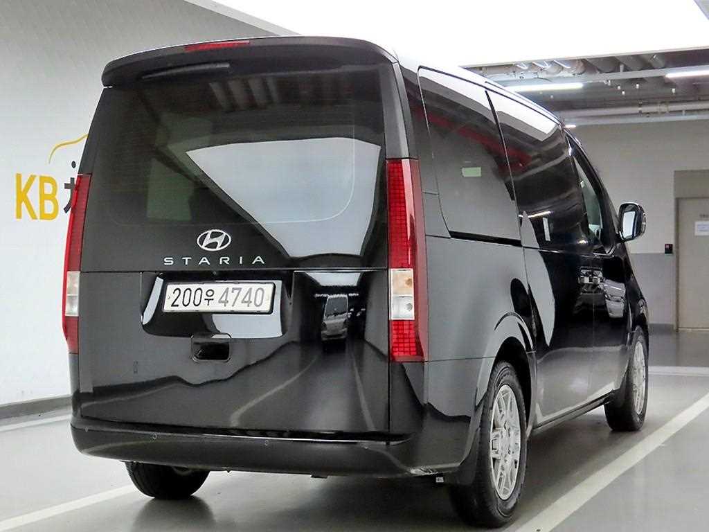 HYUNDAI Staria - Vista 4