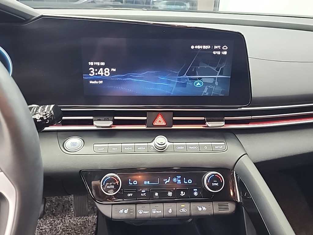 HYUNDAI Avante - Vista 10