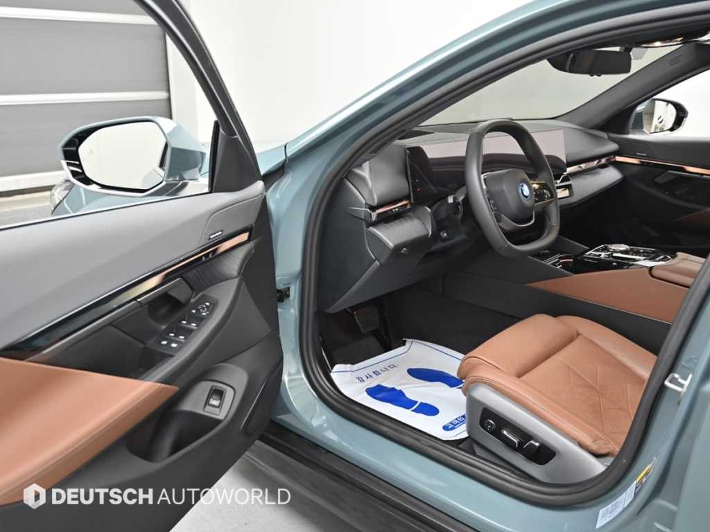 BMW i5 - Vista 11