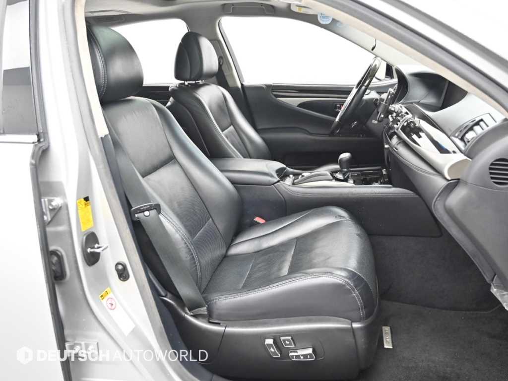 Lexus LS - Vista 10