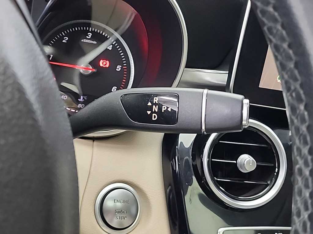 Mercedes Benz C Class - Vista 8