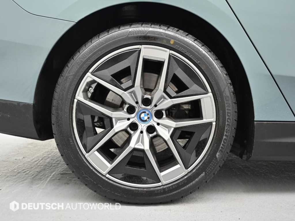 BMW i5 - Vista 5