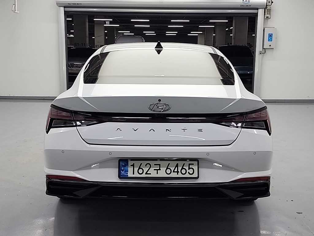 HYUNDAI Avante - Vista 3