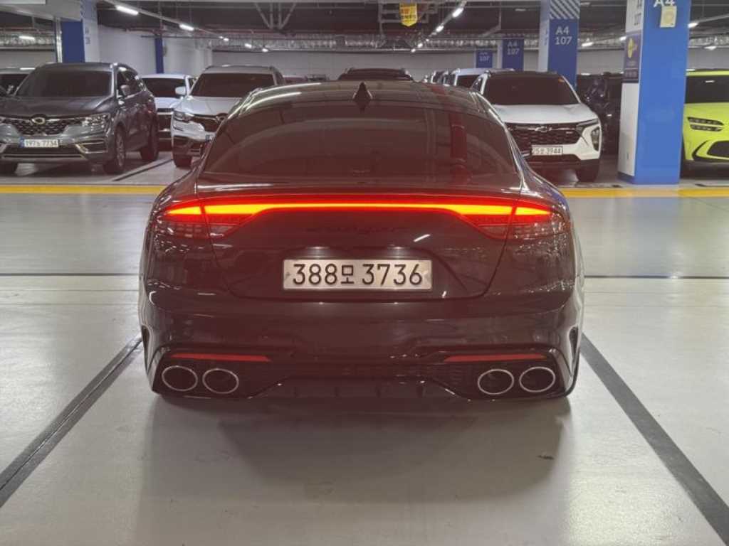 KIA Stinger - Vista 5