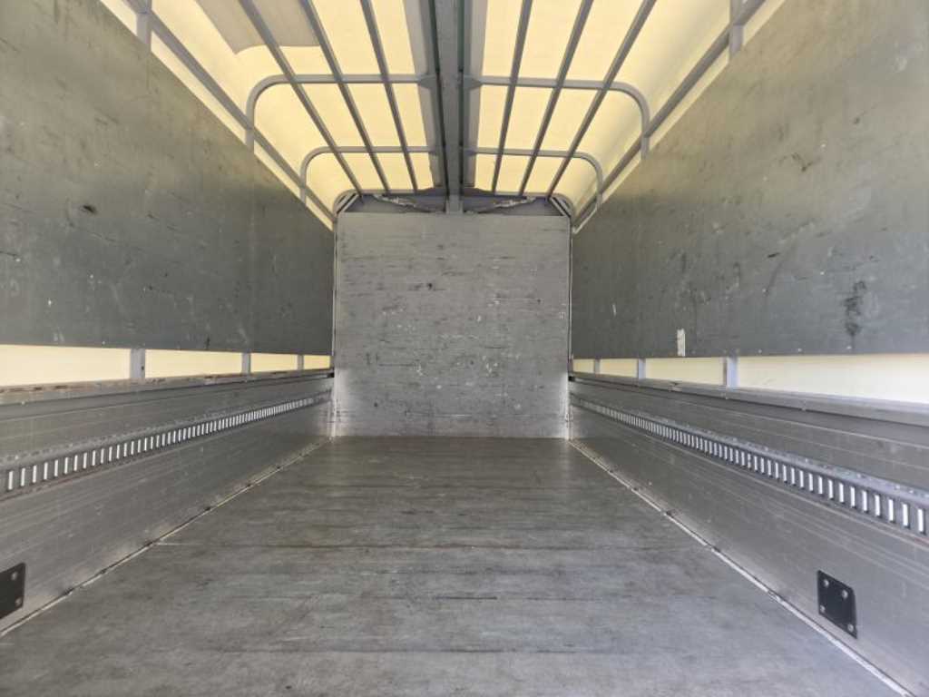 medium and large cargo truck - Vista 9