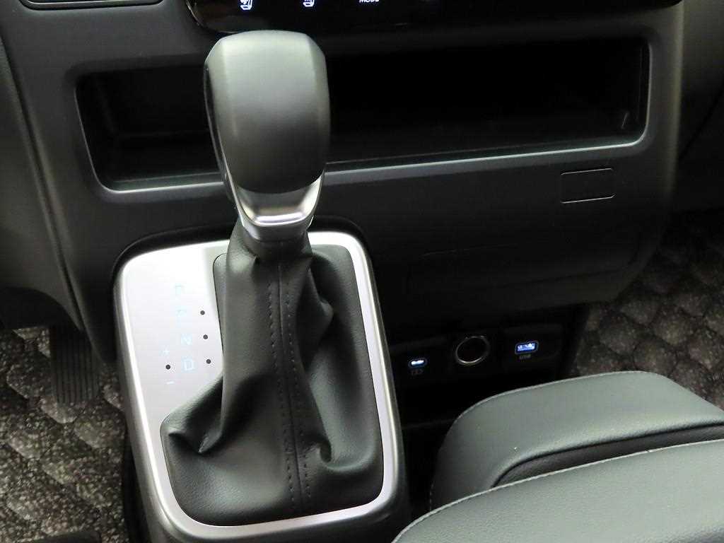 HYUNDAI Staria - Vista 11