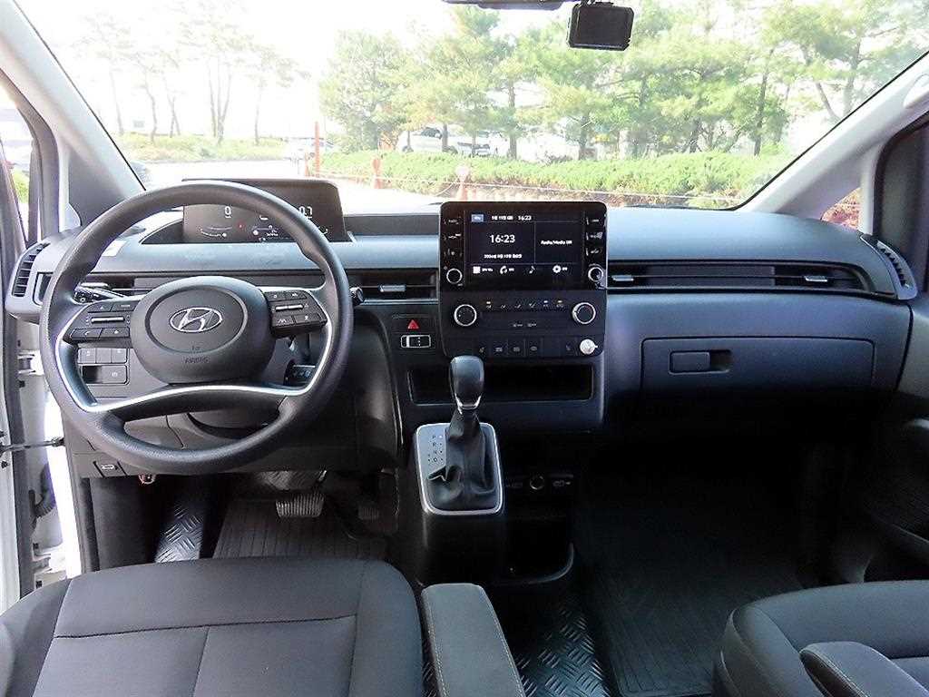 HYUNDAI Staria - Vista 6