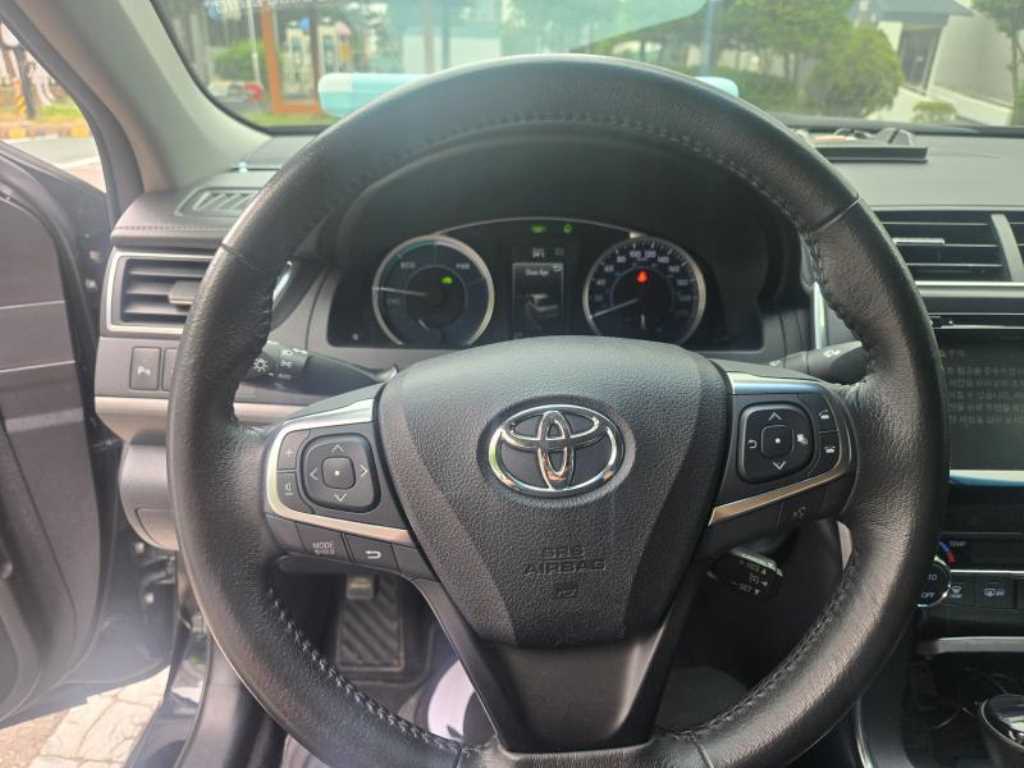 Toyota Camry - Vista 4
