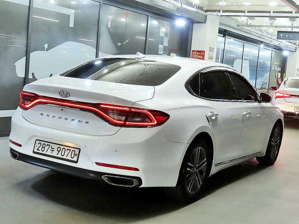 HYUNDAI Grandeur - Vista 4