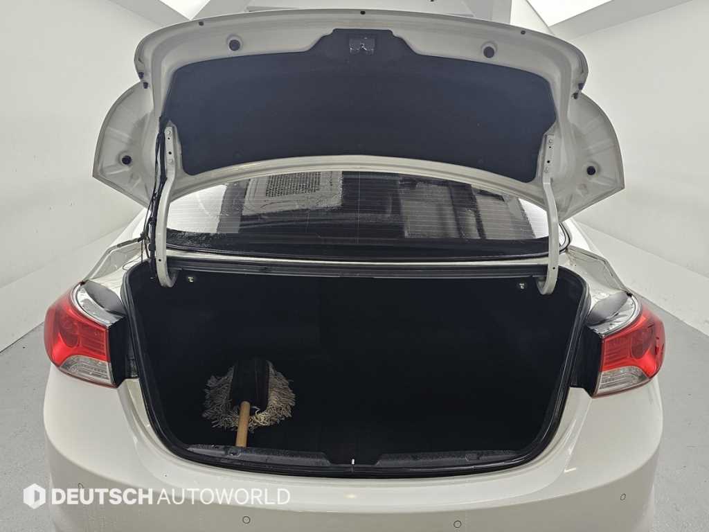 HYUNDAI Avante 2011 Blanco - Importación desde Corea - HF Imports Iquique - Foto 19