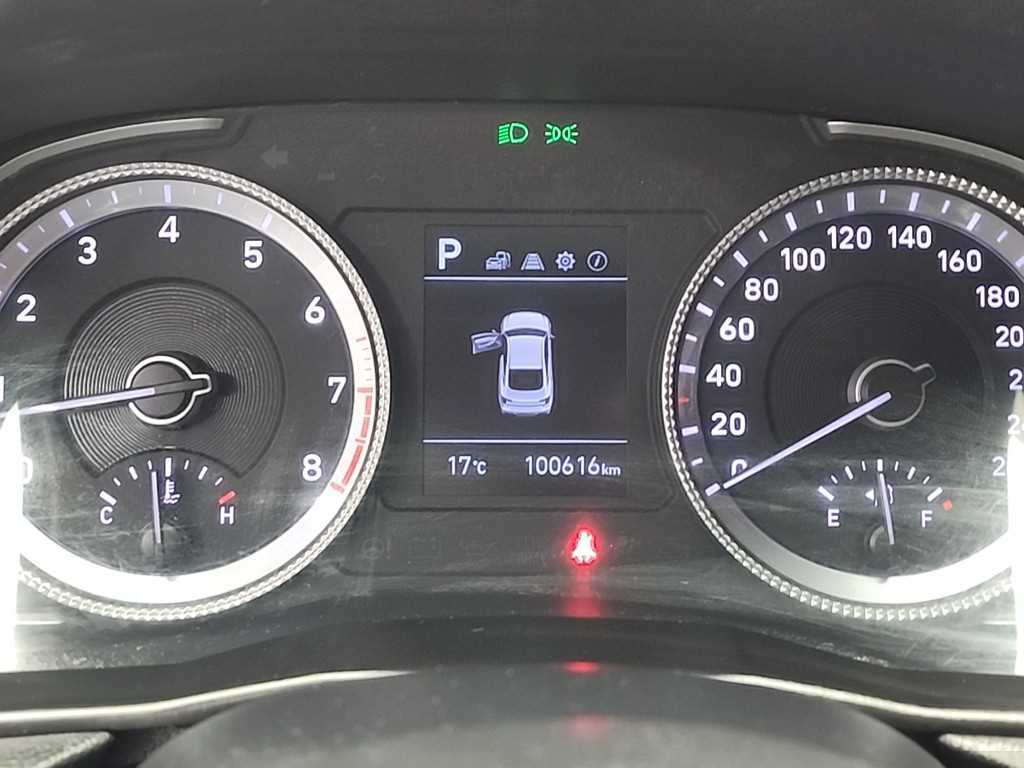 HYUNDAI Sonata - Vista 6