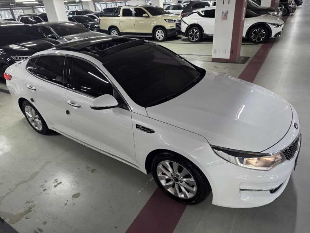 KIA K5 - Vista 8
