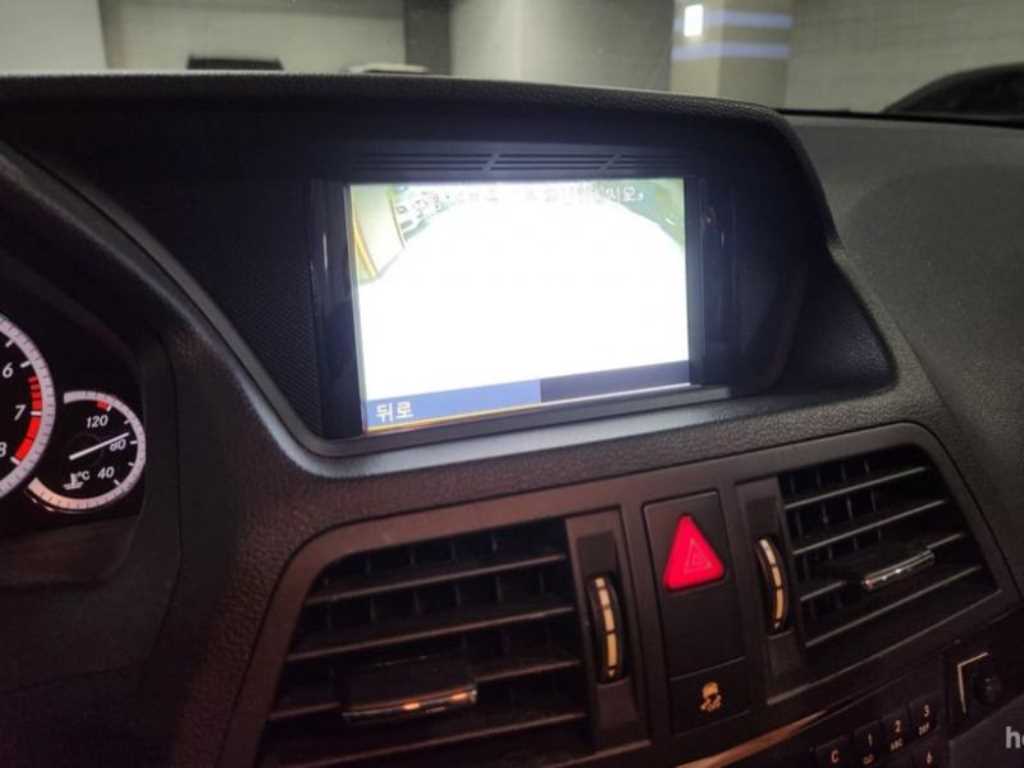 Mercedes Benz E class - Vista 6
