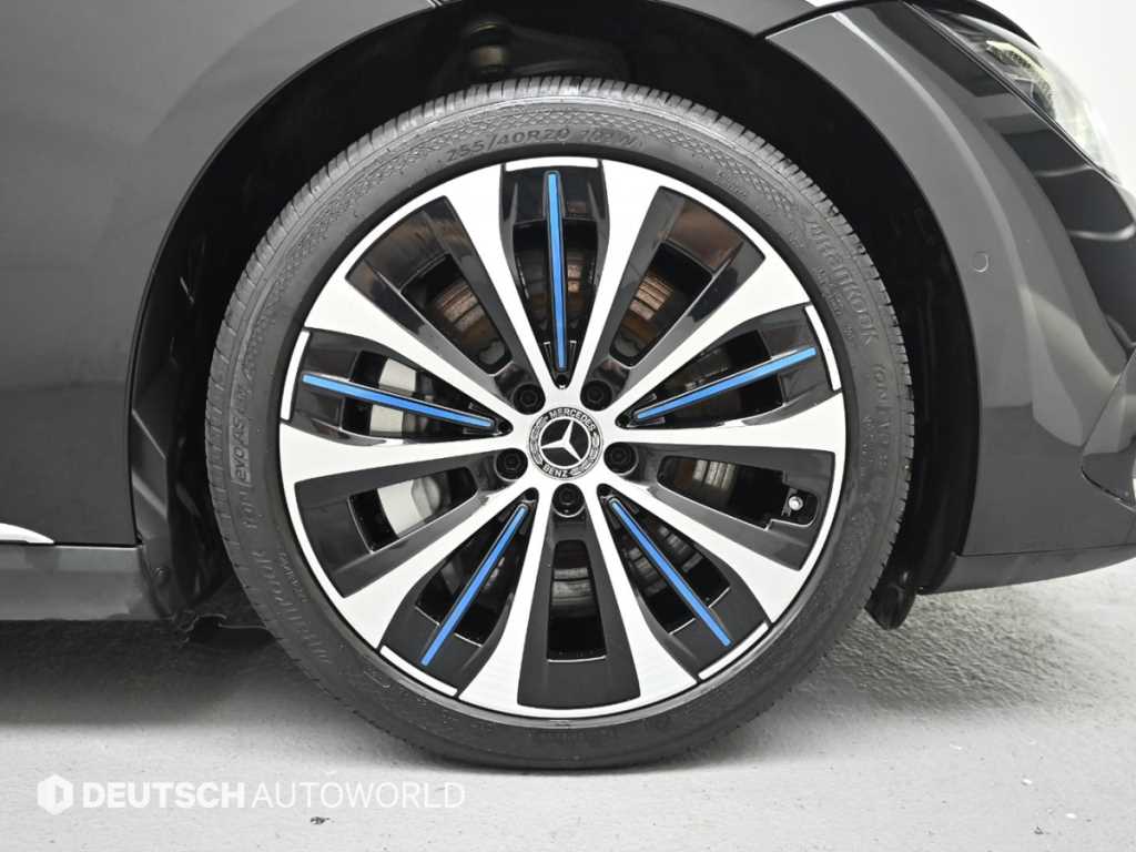 Mercedes Benz EQE - Vista 5