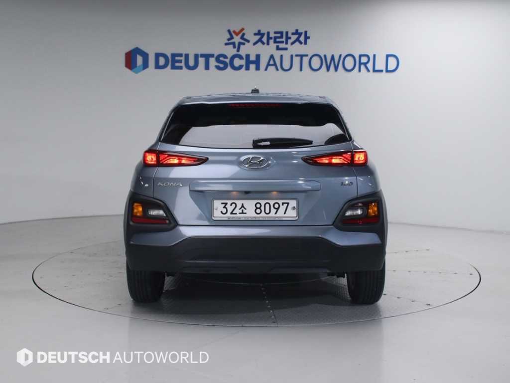 HYUNDAI Kona - Vista 4