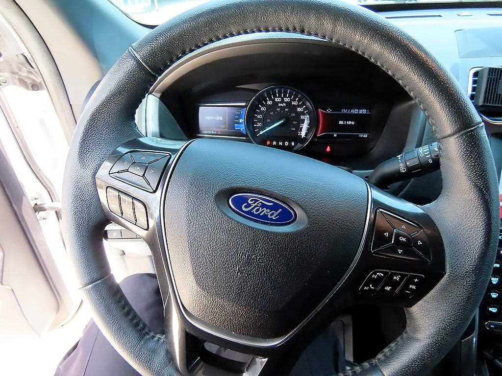Ford Explorer - Vista 8