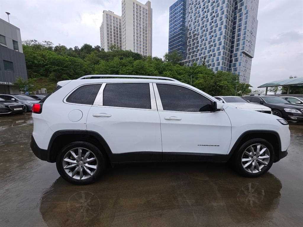 Jeep Cherokee - Vista 5