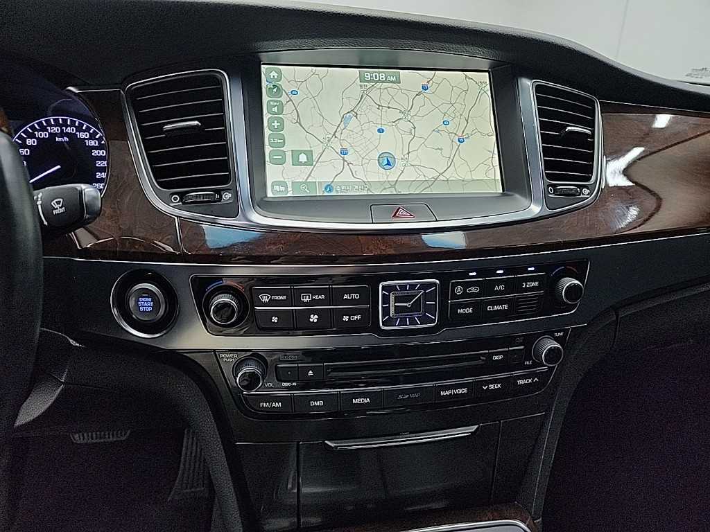 HYUNDAI Equus - Vista 10