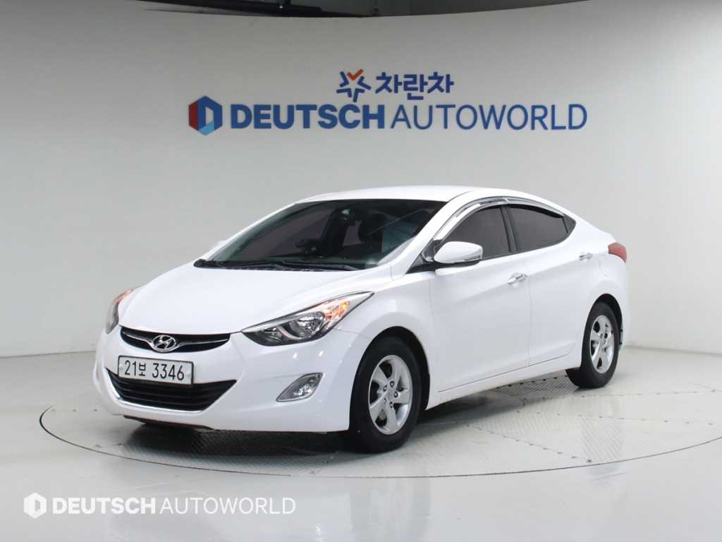 HYUNDAI Avante - Vista 2