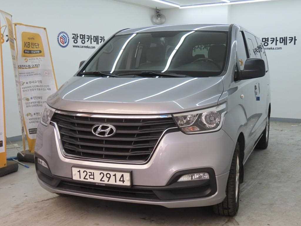 HYUNDAI Starex - Vista 2