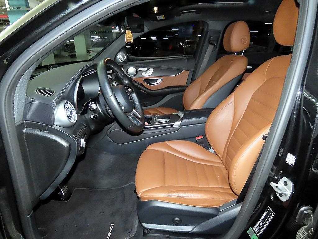 Mercedes Benz GLC Class - Vista 6