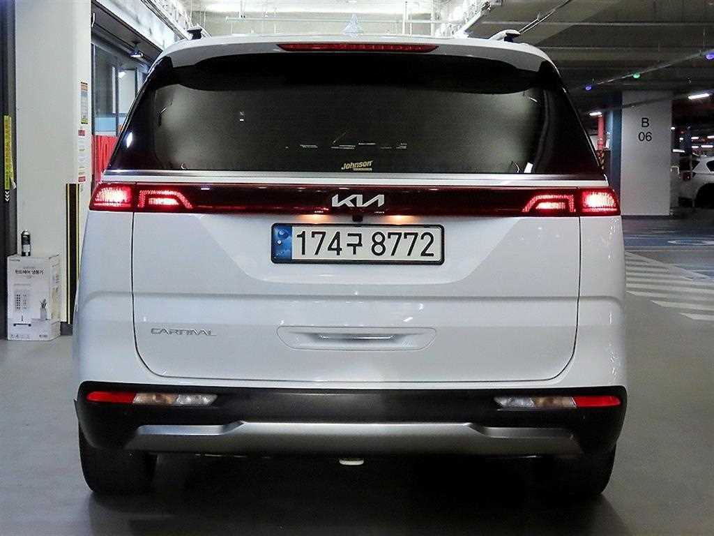 KIA Carnival - Vista 5