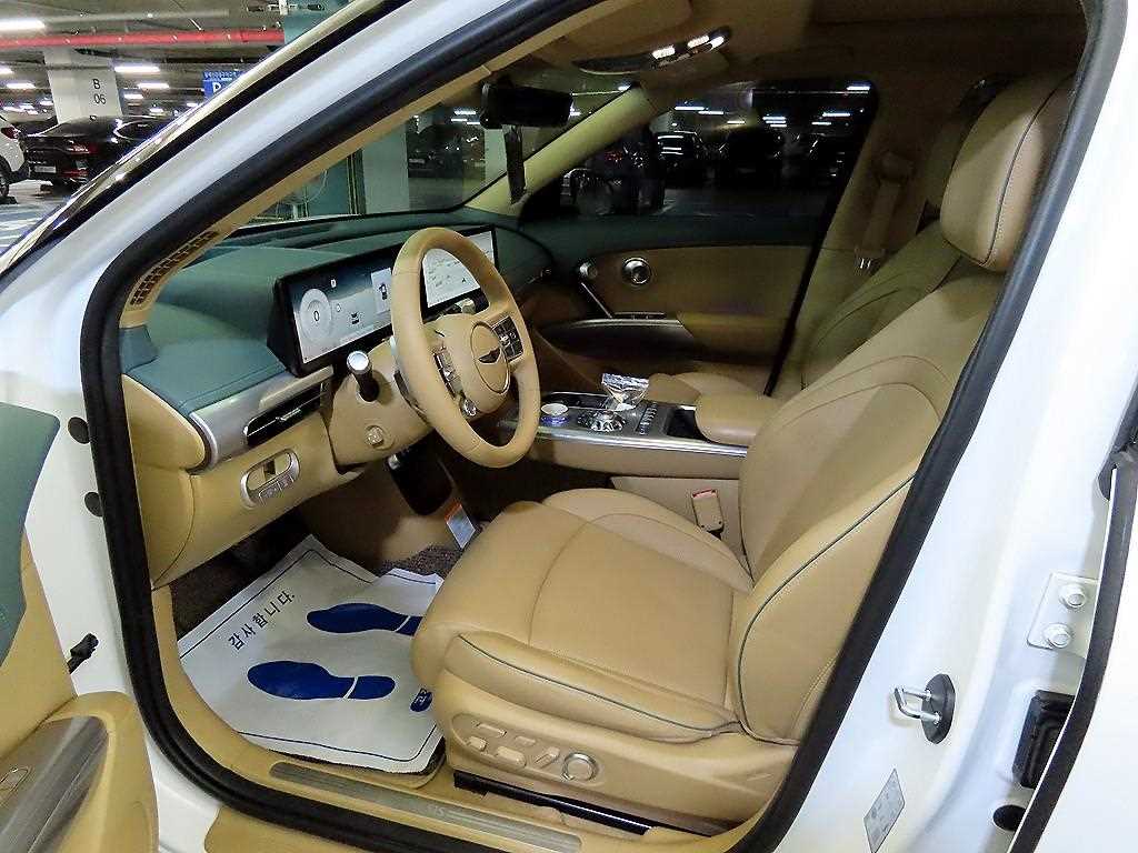 Genesis GV60 - Vista 6