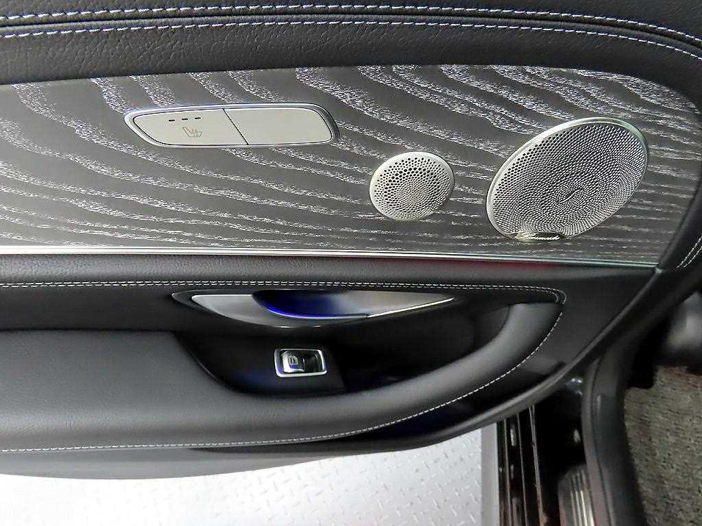 Mercedes Benz E class - Vista 12