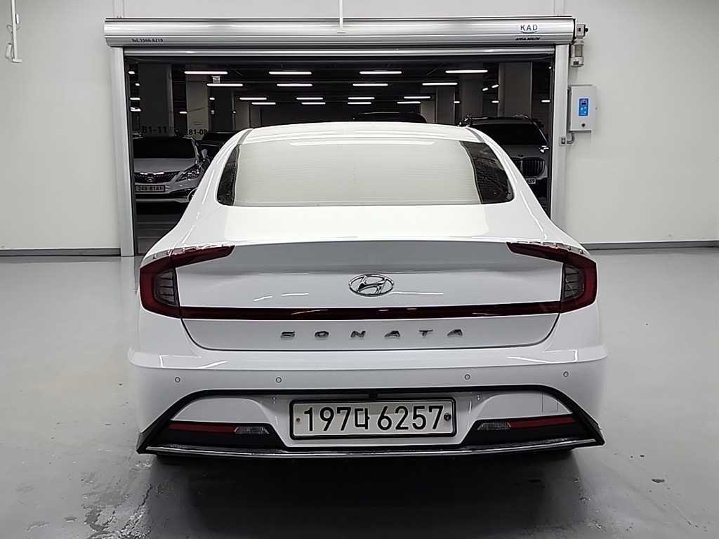 HYUNDAI Sonata - Vista 3