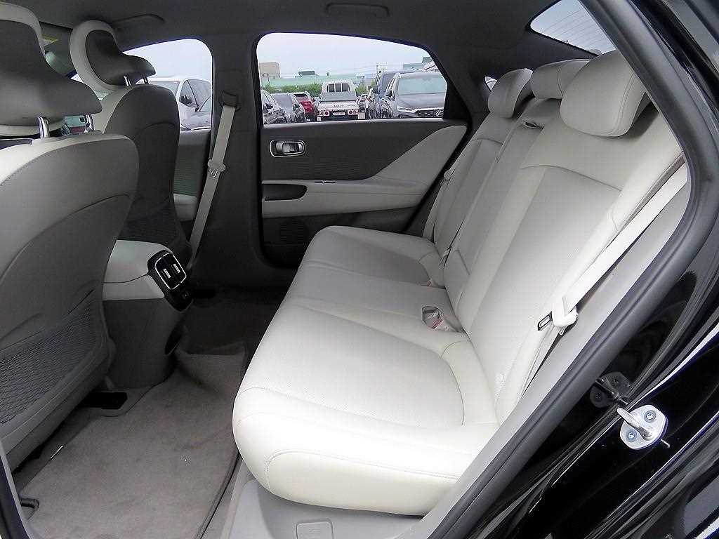 HYUNDAI Ioniq 6 - Vista 8