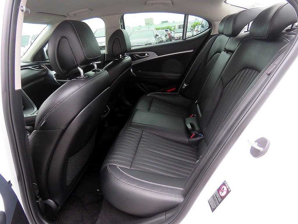 Genesis G70 - Vista 7